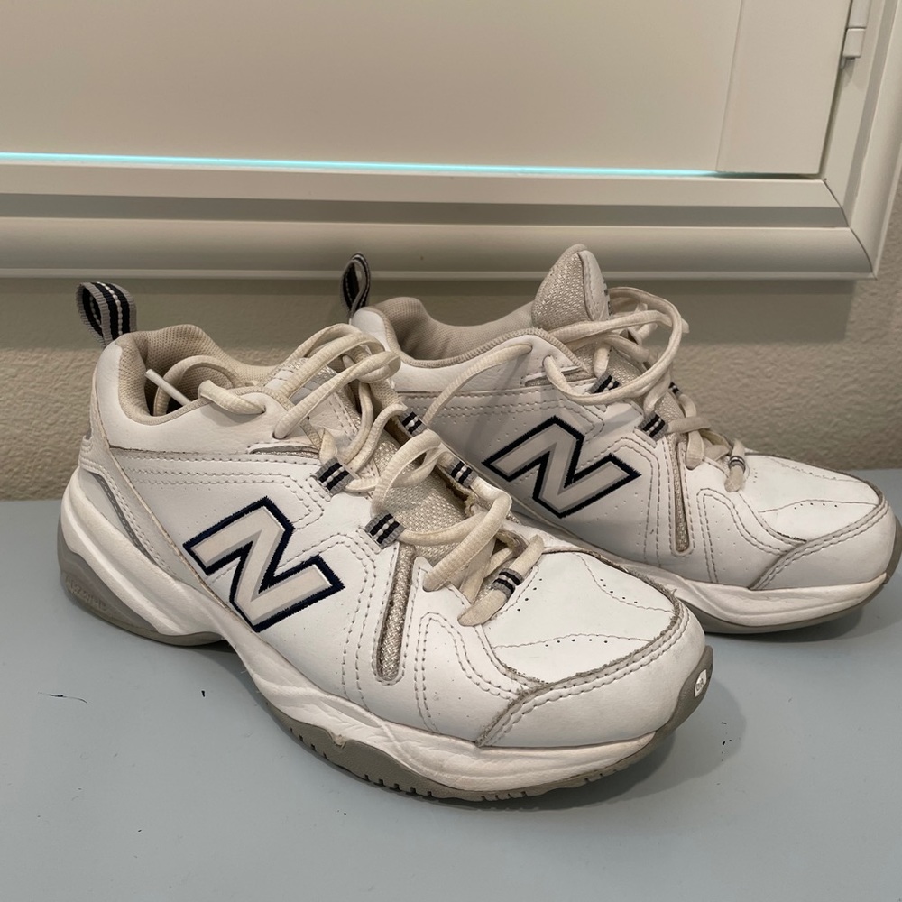 Vintage White New Balance 608